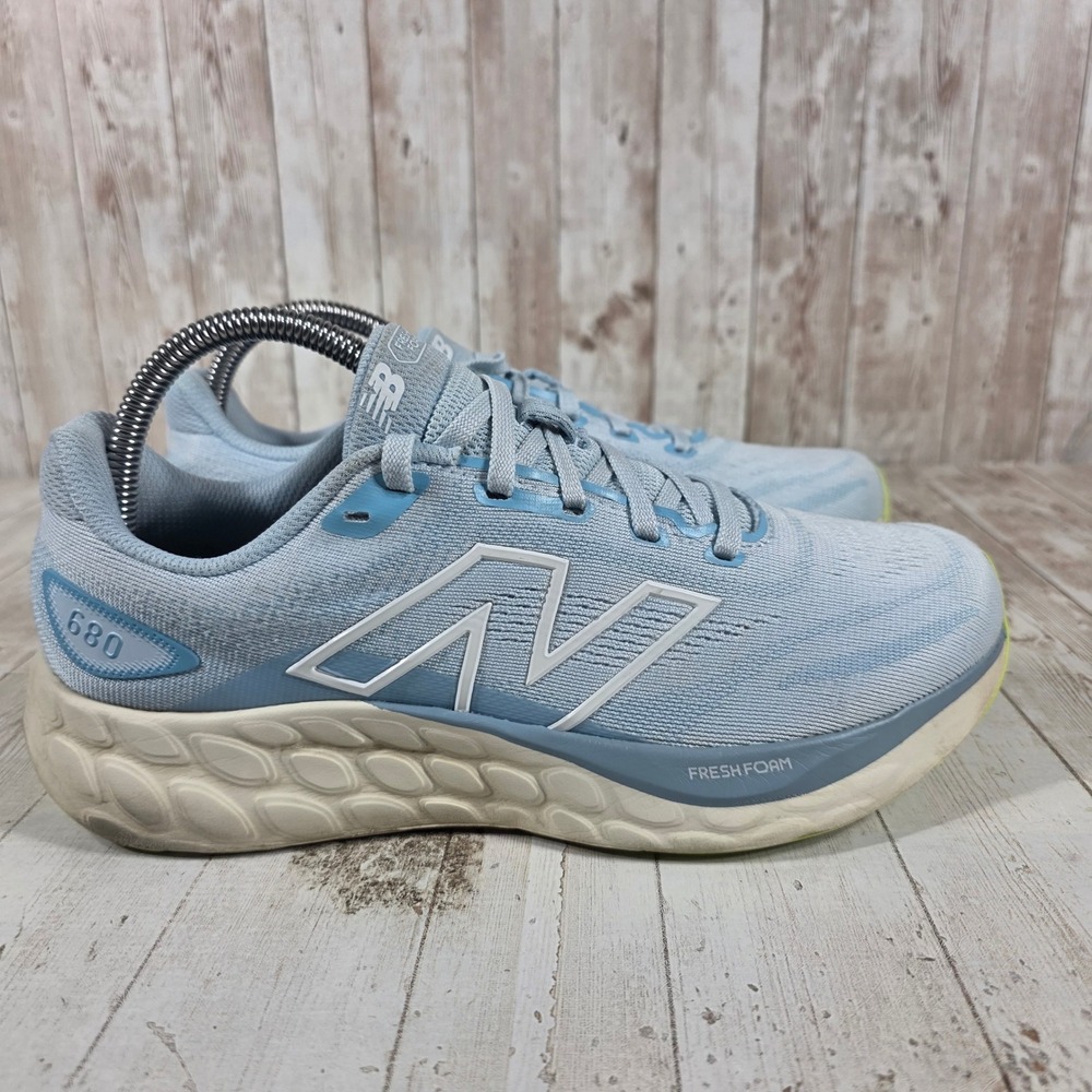 New Balance Fresh Foam 680v8 Womens 9 Light Blue White Running Shoes W680LT8